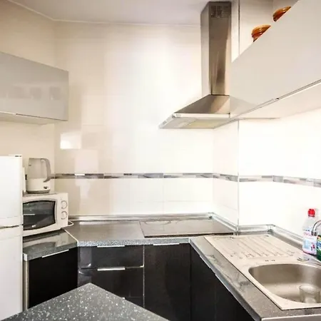 Apartamento With One Bedroom In With Wonderful City View Furnished Balcony And Wifi 100 M From The Beach