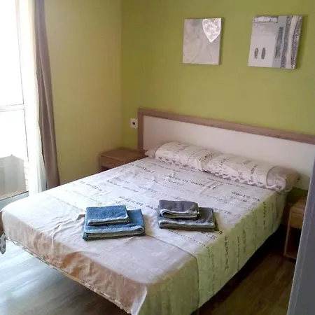 With One Bedroom In With Wonderful City View Furnished Balcony And Wifi 100 M From The Beach Apartamento Torrevieja