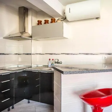شقة With One Bedroom In With Wonderful City View Furnished Balcony And Wifi 100 M From The Beach *