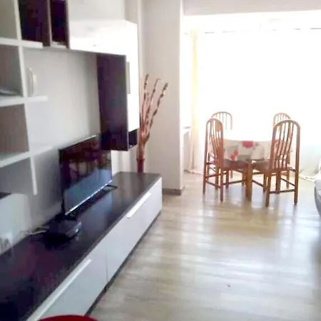 With One Bedroom In With Wonderful City View Furnished Balcony And Wifi 100 M From The Beach * تورّيفيِخا